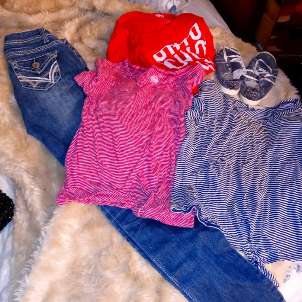 Women's/ juniors clothes